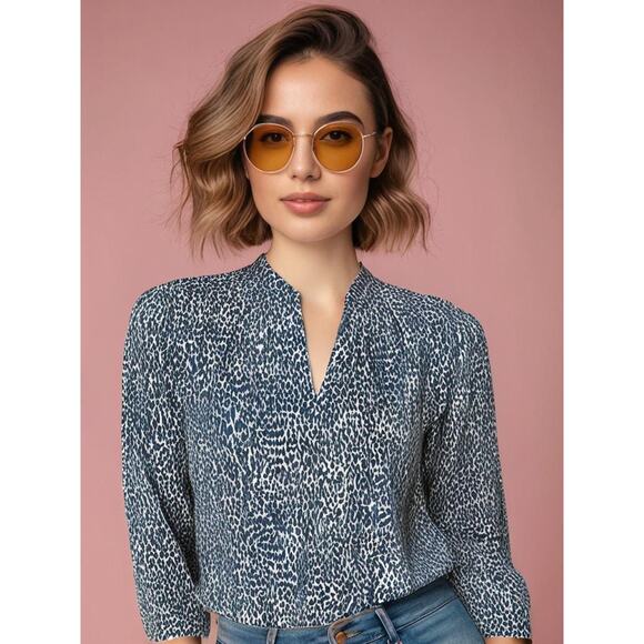 J. McLaughlin Women's XS Blue Leopard Print 3/4‎ Sleeve Blouse - Picture 1 of 5